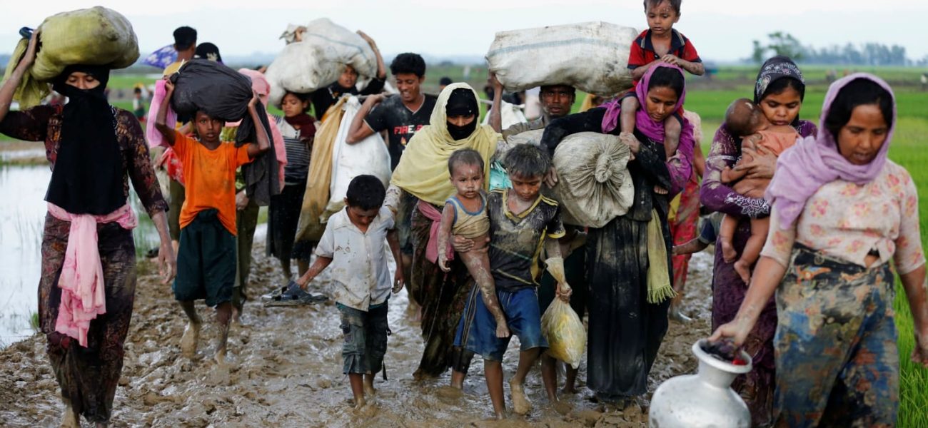 Quasi 300mila i Rohingya fuggiti in Bangladesh